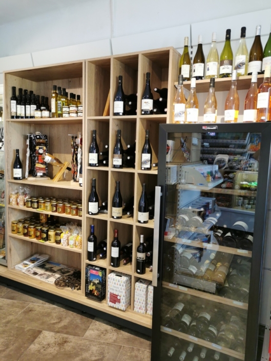 Cave et produits régionaux à Fleury d’Aude – Un Temps Pour Tout Sélection de vins et produits régionaux au tabac Un Temps Pour Tout à Fleury d’Aude
