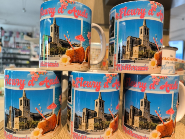 Souvenirs de Fleury d’Aude – Un Temps Pour Tout Mugs et articles souvenirs disponibles au bureau de tabac Un Temps Pour Tout à Fleury d’Aude